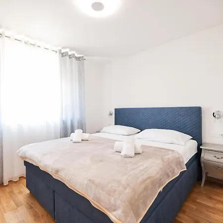 Two Bedroom Apartment With A Balcony Relja Zadar Extérieur photo